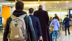 新增30個(gè)安檢自動傳送系統(tǒng) 洛杉磯機(jī)場安檢速度加快-阿聯(lián)酋的空運(yùn)