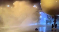 法航一客機在地面發(fā)生故障 引擎冒煙-上海國際快遞