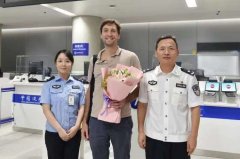 浦東機場衛(wèi)星廳迎來首批出入境中轉(zhuǎn)旅客：這樣轉(zhuǎn)機方便多了！-香港國際快遞