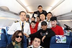 《中國機長》原型：200多天后，川航機組再次起飛-青島空運