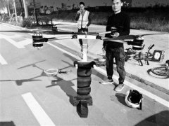 <b>東南亞國際空運-農民自制飛行背包上天 民航局：不能違反地方法規</b>