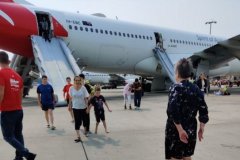 香港國際空運-一澳航客機突發故障 艙內煙霧彌漫被迫返航