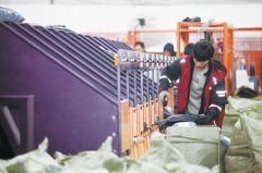 東莞貨運公司-物流分揀區，不舍晝夜換來當日達