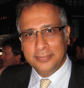 香港國際快遞-KC Maritime拆船訂船兩手抓