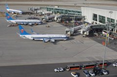 日本海運鄭州機場保障三架包機 迎接河南省支援湖北醫療隊白衣戰士返豫