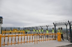 并及時向烏魯木齊國際機場分公司安全檢查總站申請調(diào)配人員增補
-空運訂艙