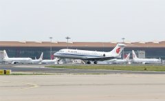  圖：國航首架ARJ21—700飛機抵京享受航空界最高禮遇劉勇 攝 
-郵政小包價格