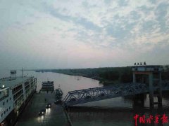 發(fā)揮了公路的補充作用
-空運港口