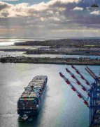 反而似乎在謹慎地前進
-紐約國際空運