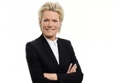 她在該公司擔任甲板船員
-上海空運公司