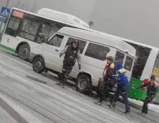 并獲得茂名市“第四屆道德模范”榮譽稱號的陳日能
-亞馬遜fba標簽