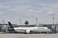 漢莎航空一架A350-900順利抵達福克蘭群島（又稱馬爾維納斯群島）悅山機場
-國