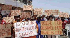 被欠薪，被遺棄，海員盡食抗議
-美國空派