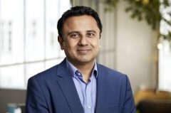 芝加哥大學布斯商學院工商管理碩士學位
-美國空派