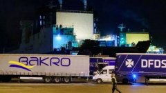 沙特的國(guó)際快遞-又一起！25名偷渡客藏身貨輪冷藏柜，欲隨船前往英國(guó)